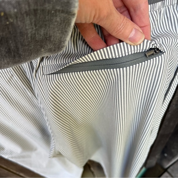 Athleta Wm’s Brooklyn Textured Ankle Pants in White & Gray Stripes NWOT Sz 16T - Picture 6 of 15
